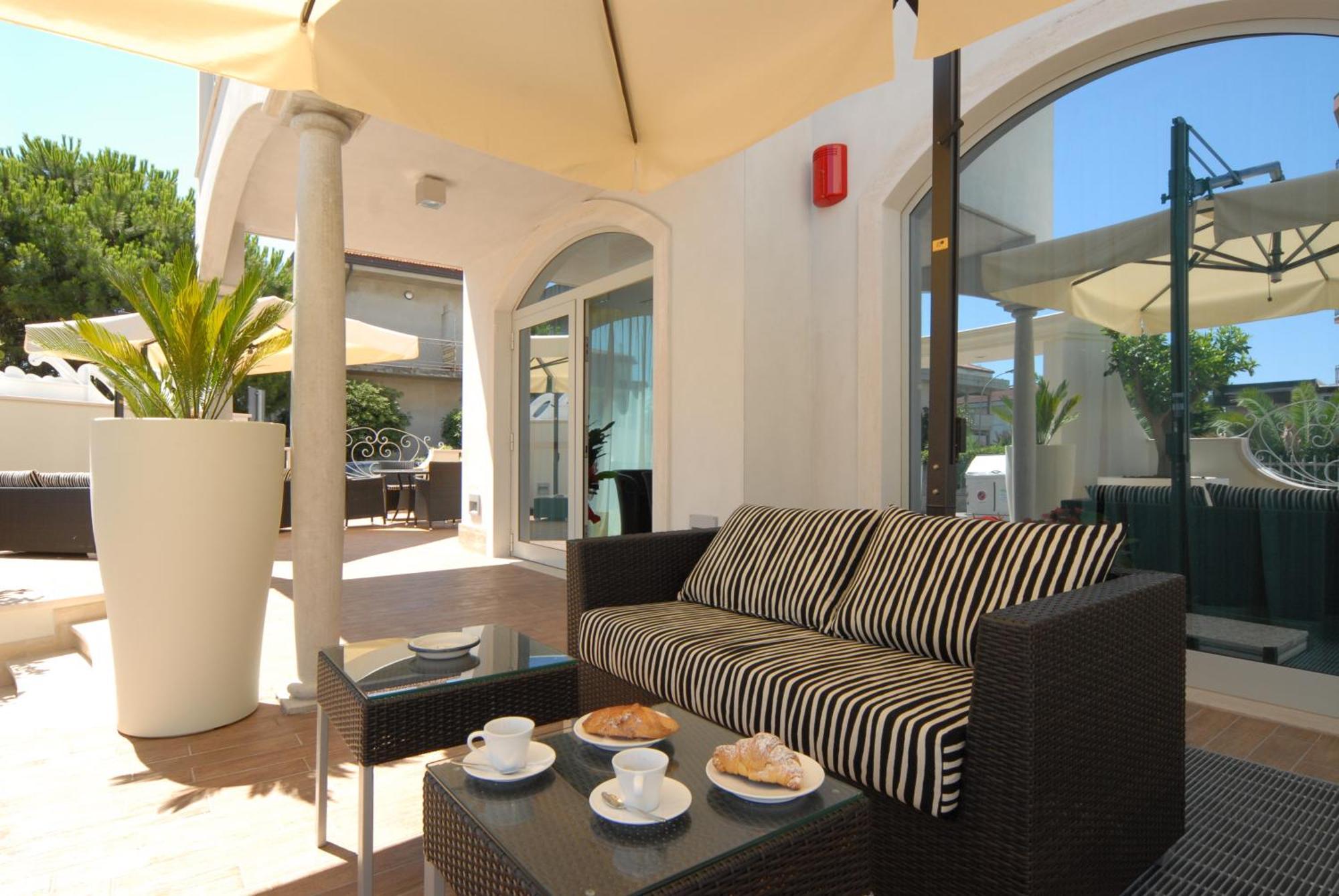 Residence Costa Smeralda Гроттаммаре Екстер'єр фото