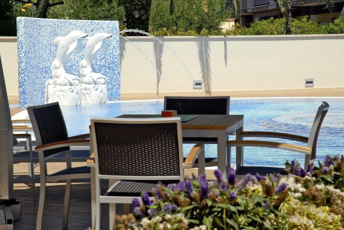 Residence Costa Smeralda Гроттаммаре Екстер'єр фото